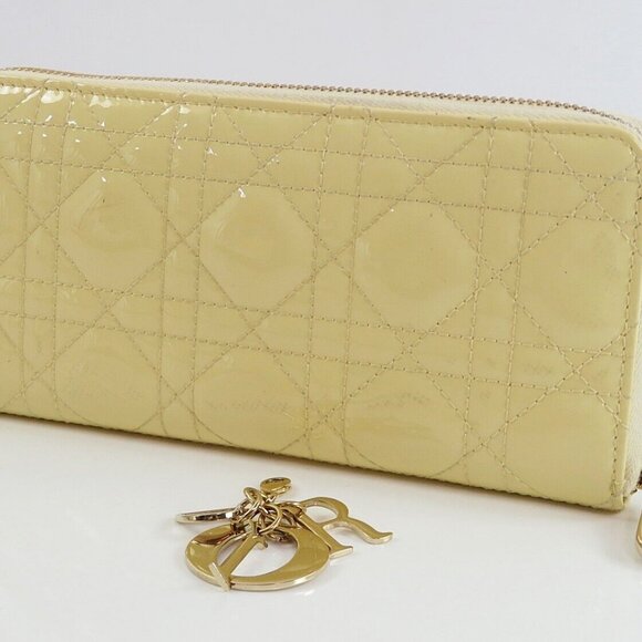 Auth CHRISTIAN DIOR Lady Dior Ivory Quilted Patent Leather Long Wallet #59104 - Picture 1 of 9